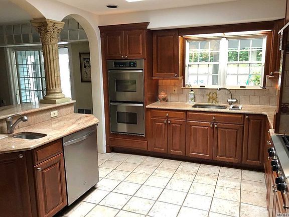 2nd image of 19 Wildwood Ln