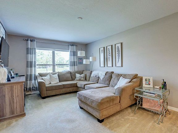 4th image of 5042 NW Coventry Cir