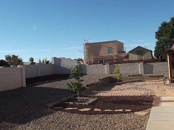 5th image of 1035 Parkview Dr