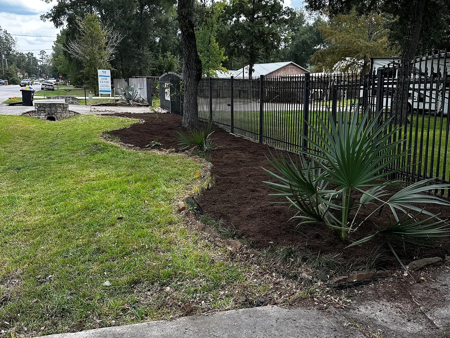 4 bed, 2400 sqft, $2,995 — Photo 2
