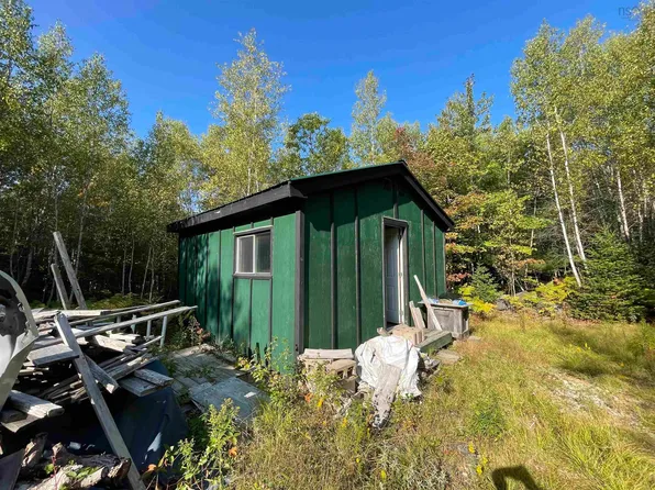 69 Mackay Rd, Lunenburg, NS B0R 1E0