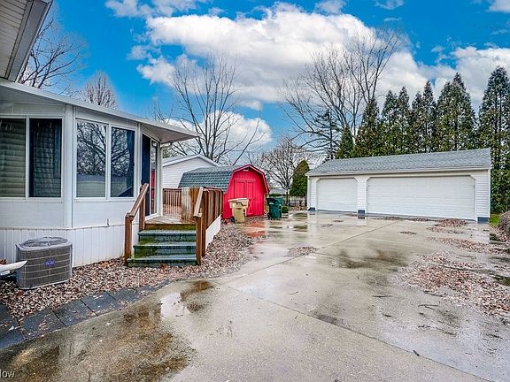 2nd image of 2548 6th St