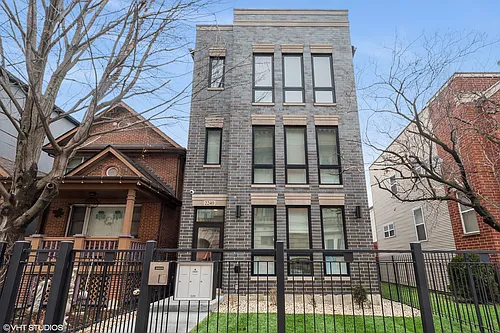 2246 W Jackson Blvd #3 Photo 1