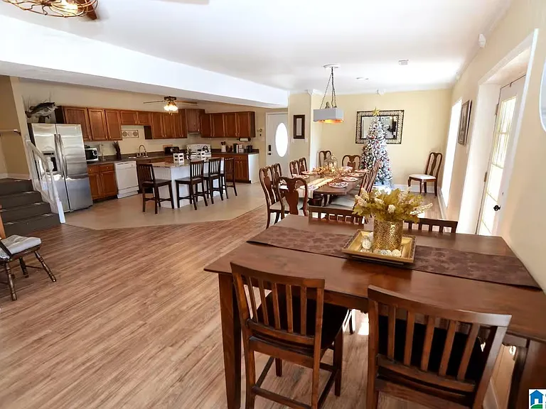 992 Clear Creek Dr — Photo 15