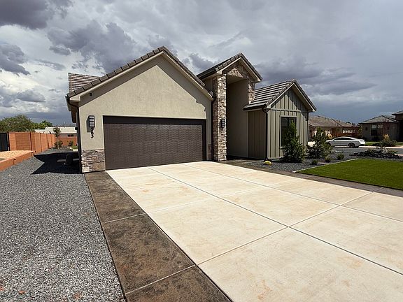 3rd image of 565 S Harmony Cir