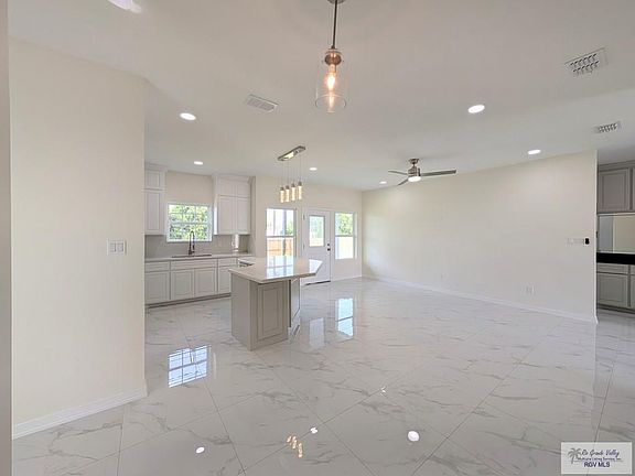 3rd image of 200 Brooks Cir N