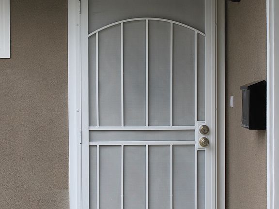 3rd image of 10132 Beatrice Cir