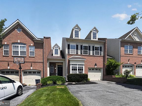 3rd image of 3104 Woods Edge Dr