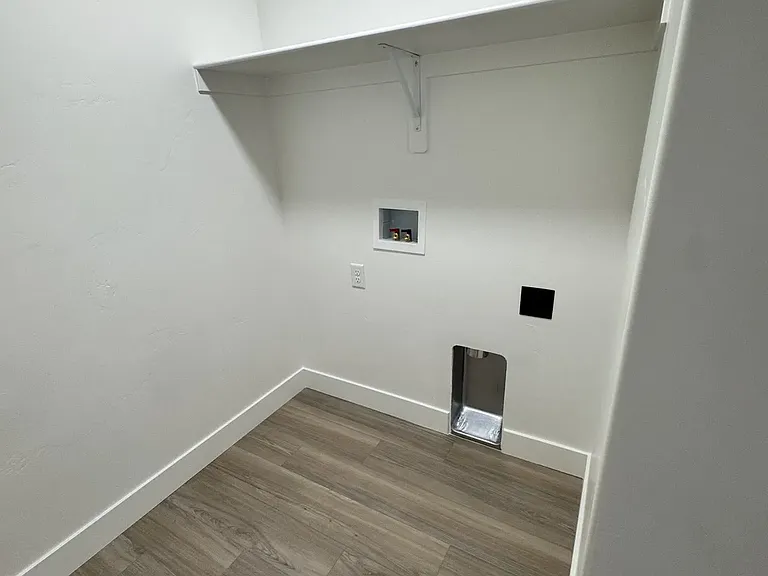 526 S 1215 W — Photo 13