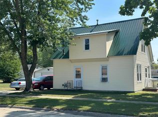 317 6th Ave SW, Oelwein, IA 50662