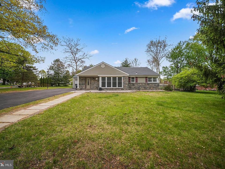 1st image of 3119 Manor Rd