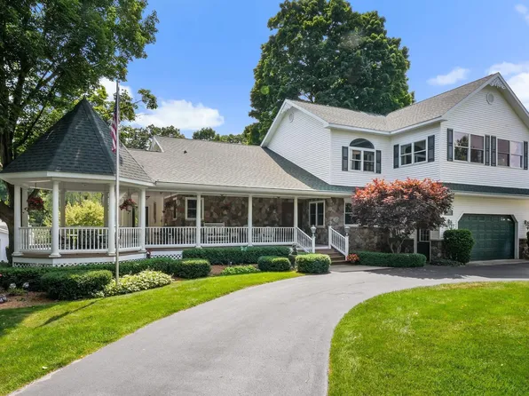 5161 Silver Pines Rd, Traverse City, MI 49685