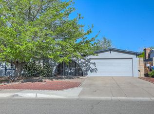 7916 Derickson Ave NE, Albuquerque, NM 87109