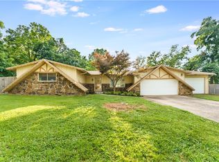 202 Big Tree Dr, Bentonville, AR 72712