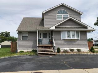 4 Shelley St, Freeport, NY