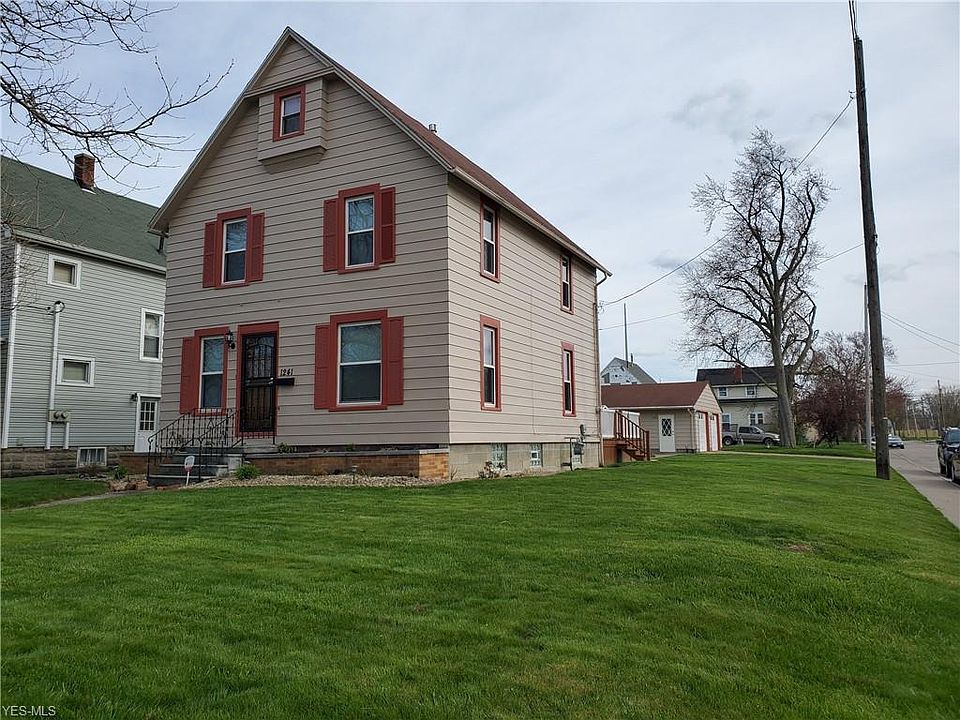 1st image of 1241 W 11th St