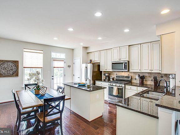 5th image of 14621 Featherstone Gate Dr #30
