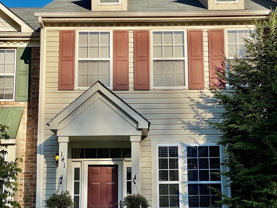 1st image of 141 Quiet Waters Pl