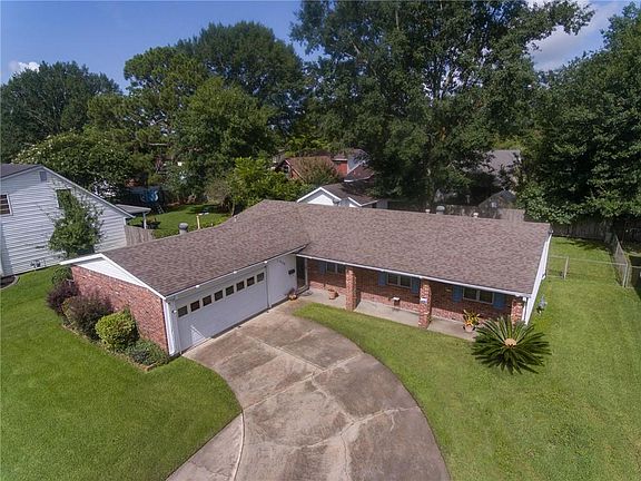 3rd image of 1909 Acadia Dr