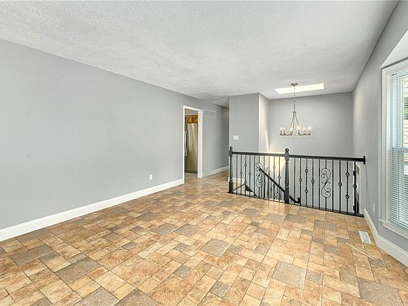 4th image of 1732 SE Silkwood Ct