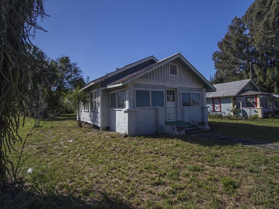 2nd image of 9 N Wilson Ave