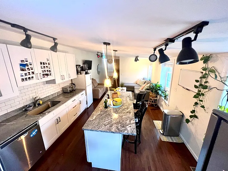 2020 Mount Vernon St #2 — Photo 5