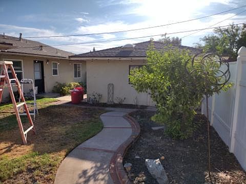 5th image of 947 E Cypress Ave