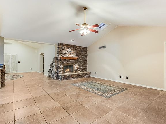 5th image of 10467 Janway Dr