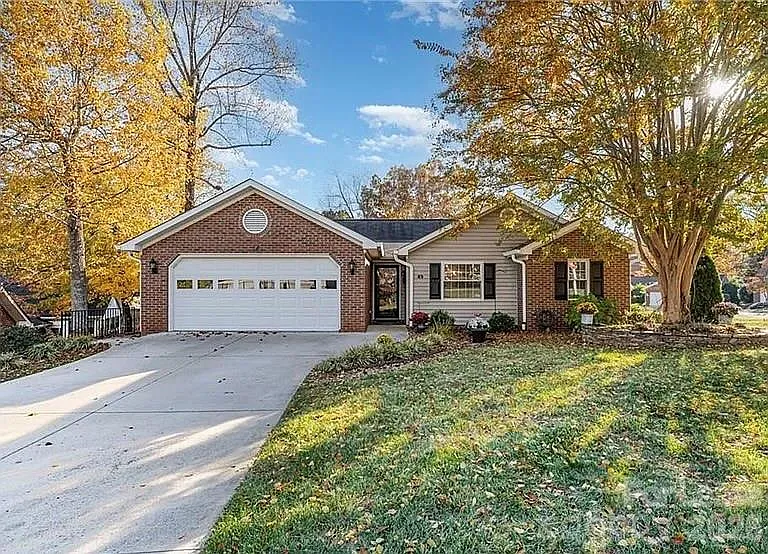 36 Brandy Dr — Photo 1