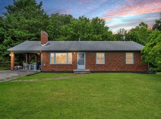 5909 Raintree Rd, Roanoke, VA 24018