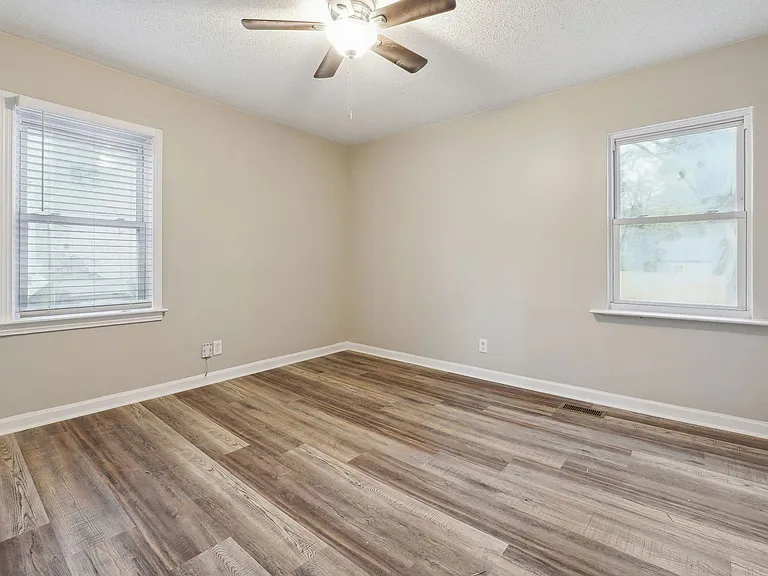 1435 Lanvale Dr SW — Photo 12