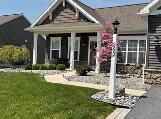 262 Copper Beech Ln, Womelsdorf, PA 19567