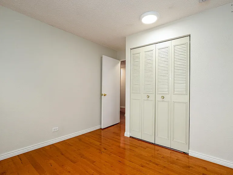 2835 S Locust St — Photo 20