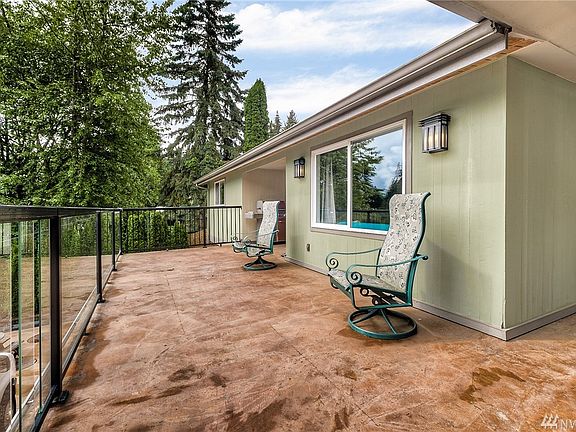 4th image of 20613 18th Ave W
