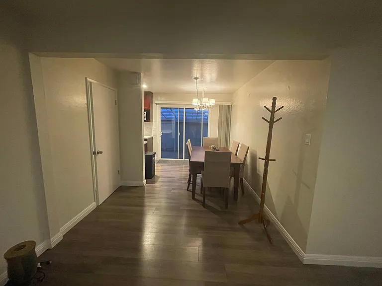 110 Gladys Ave #B — Photo 27