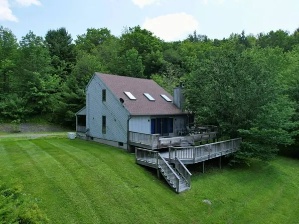 706 Emerald Lake Rd, Delancey, NY 13752
