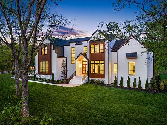 2nd image of 531 W Hillwood Dr