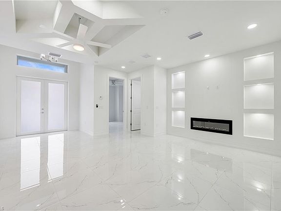 5th image of 652 KRAFT ST