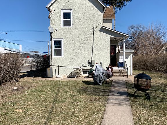 2nd image of 2550 University Ave NE