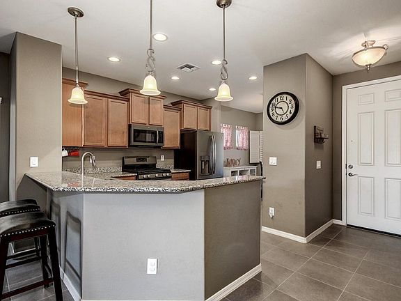4th image of 485 W Evergreen Pear Ave