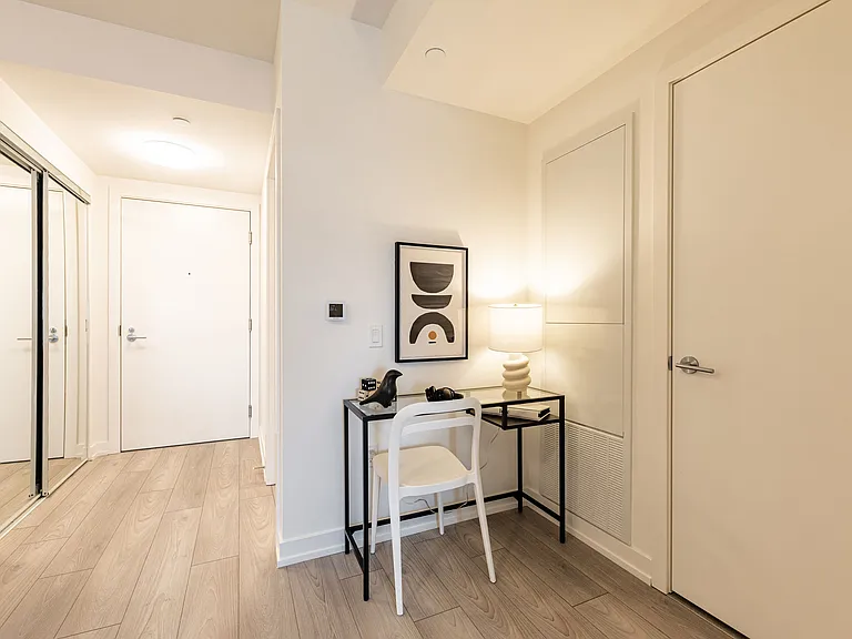 223 Redpath Ave — Photo 52