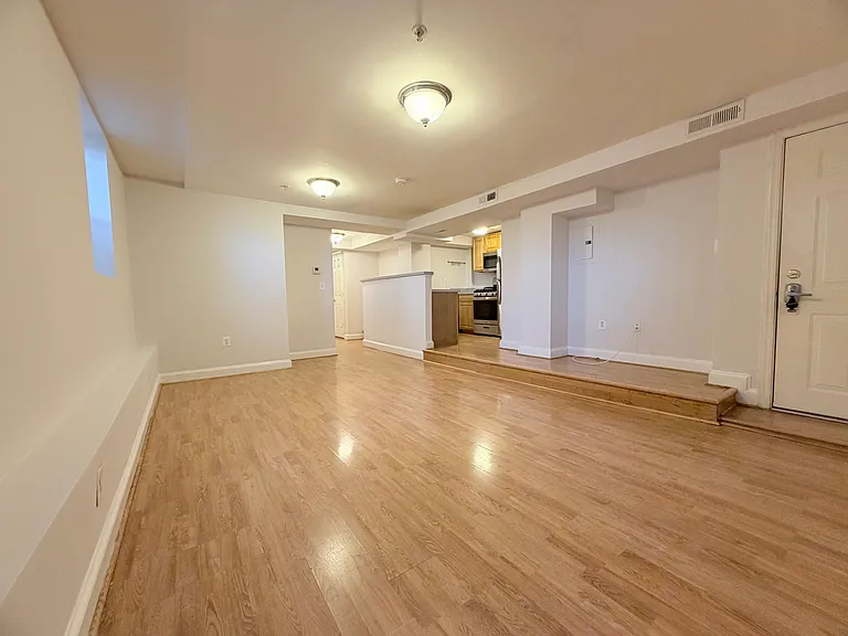 330 Rhode Island Ave NE #10 — Photo 3
