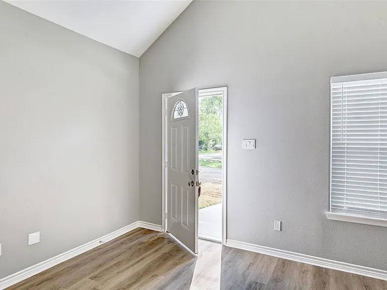 8695 Sassafras St — Photo 23