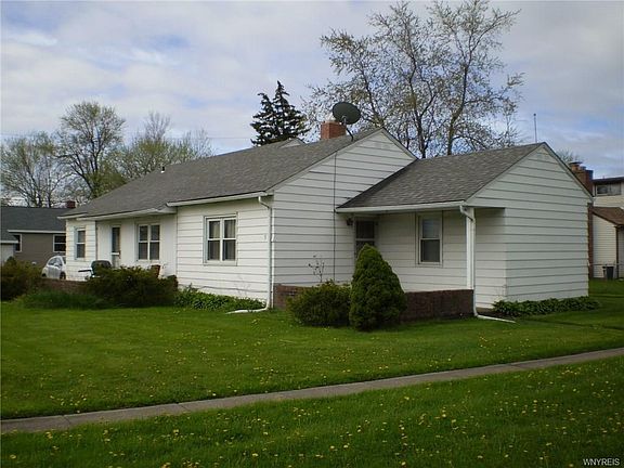 2nd image of 3 Redwood Dr