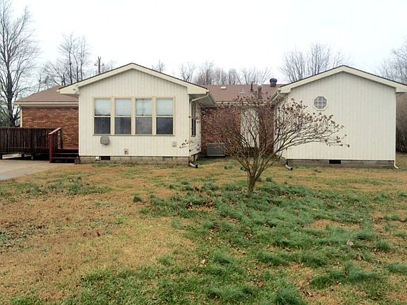 2nd image of 2318 Harriet Ln