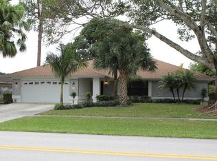 13880 Paddock Dr, Wellington, FL 33414