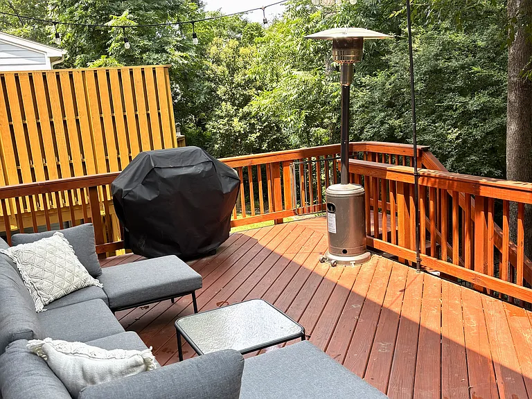 2554 Barry St — Photo 24