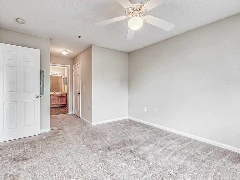 Ashton Park Apartments — Photo 46