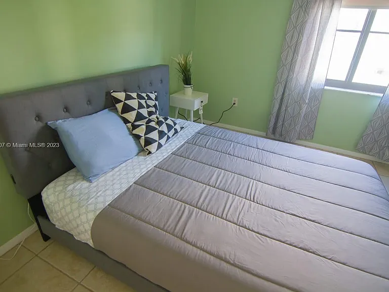 753 Michigan Ave #2D — Photo 10