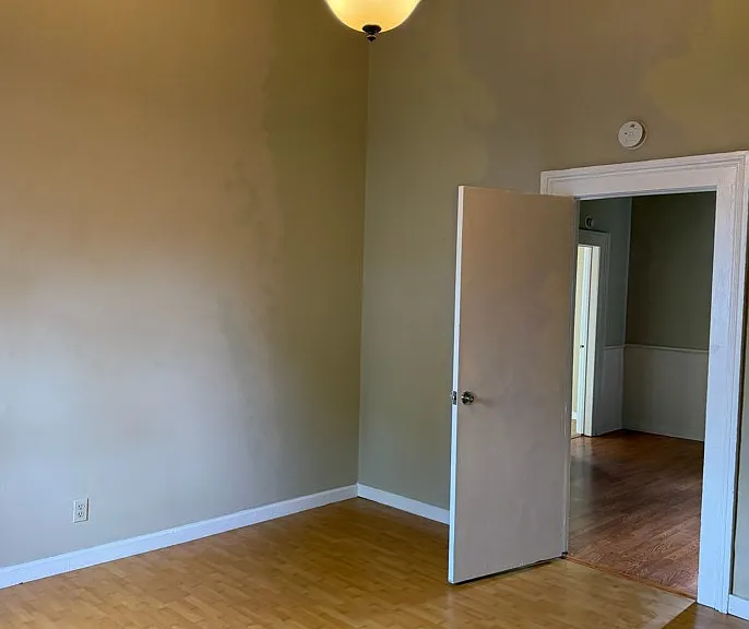 982 University Ave #B — Photo 8